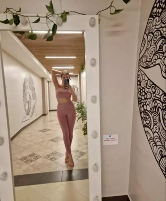 Соблазнительная леди с пышной грудью и шикарной фигурой предлагает море удовольствий и наслаждений. Буду твоей нимфеткой или госпожой - выбирай сам! 1106, 27 лет