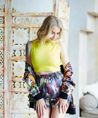 Соблазнительная леди с пышной грудью и шикарной фигурой предлагает море удовольствий и наслаждений. Буду твоей нимфеткой или госпожой - выбирай сам! 1106, 27 лет