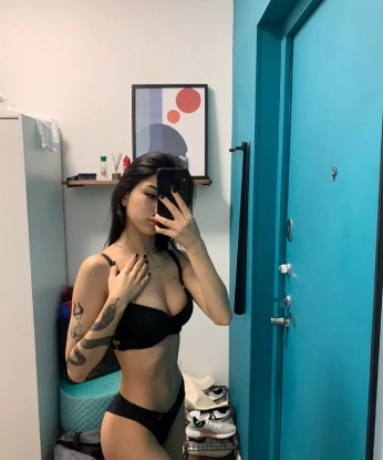 Увлекательная брюнетка с шикарной фигурой и чувственными губами приглашает провести вечер в атмосфере страсти и удовольствия. Гарантирую, ты останешься доволен! 2208, 18 лет