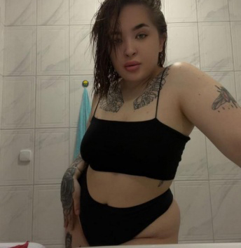 Восхитительная брюнетка с шальным взглядом приглашает в гости обаятельного кавалера. Обещаю незабываемое свидание и море страсти. Жду тебя, мой герой! 7356, 19 лет