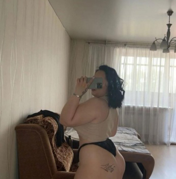 Восхитительная брюнетка с шальным взглядом приглашает в гости обаятельного кавалера. Обещаю незабываемое свидание и море страсти. Жду тебя, мой герой! 7356, 19 лет